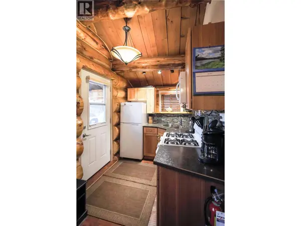 Cabin 10 Hatheume Lake Lodge, Peachland, BC V1V1V1