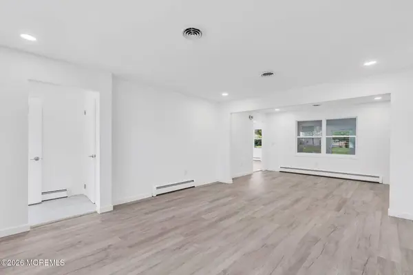 128 Westport Drive, Toms River, NJ 08757