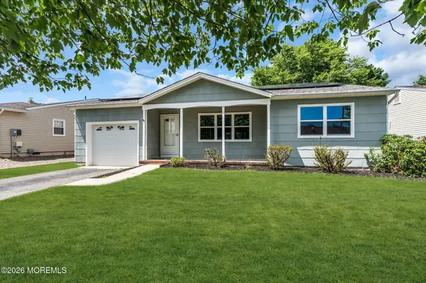 128 Westport Drive, Toms River, NJ 08757