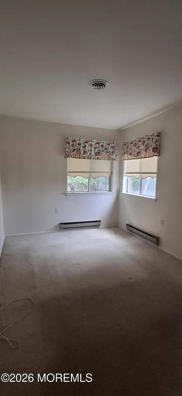 14 Lenape Drive, Whiting, NJ 08759