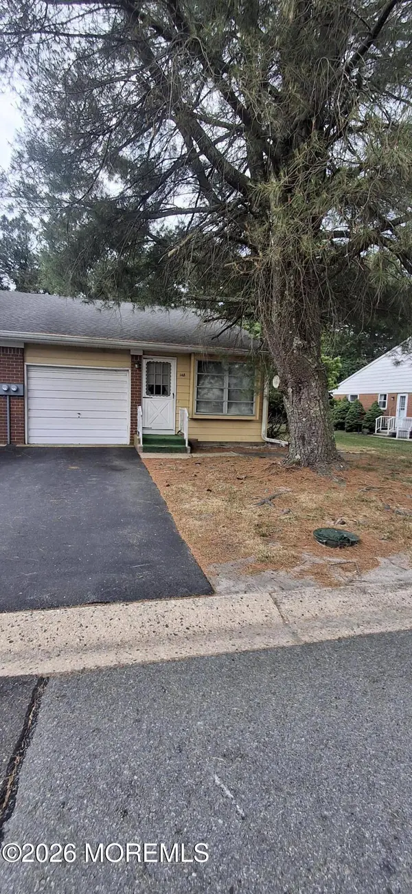 14 Lenape Drive, Whiting, NJ 08759