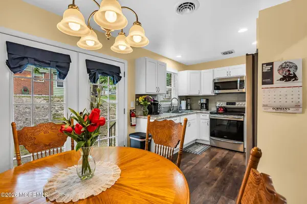 9 Moccasin Drive, Whiting, NJ 08759