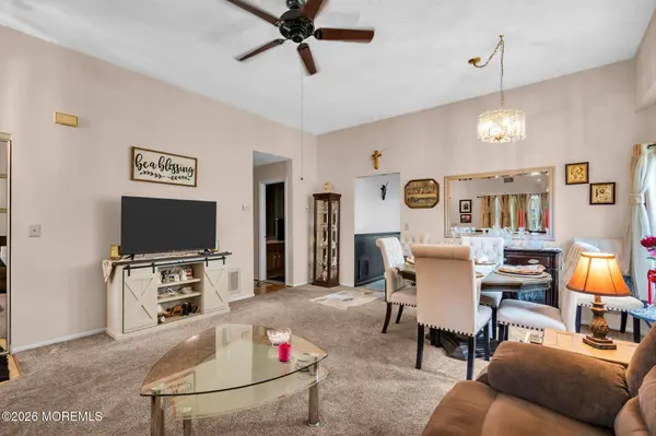 508 Petunia Lane N, Whiting, NJ 08759