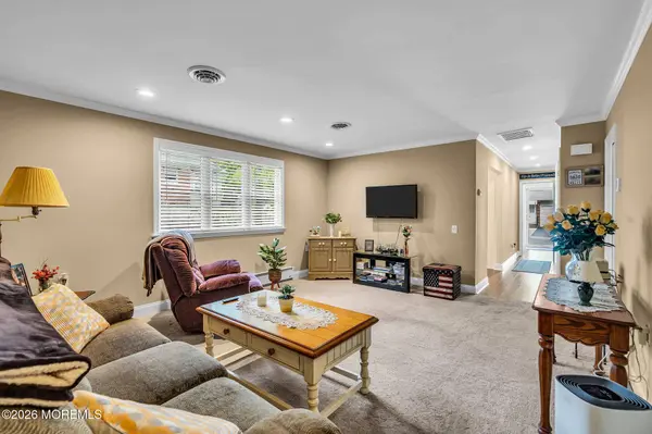 9 Moccasin Drive, Whiting, NJ 08759