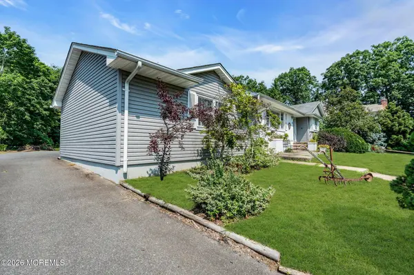 4 Dickinson Avenue, Toms River, NJ 08753