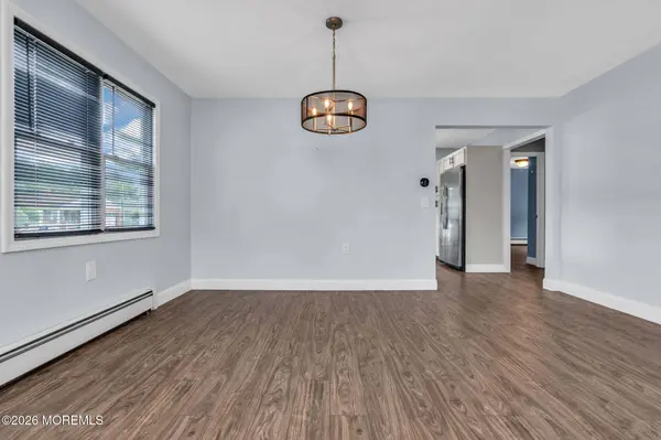 2 Ashcroft Lane, Toms River, NJ 08757