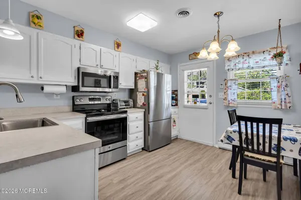 5 Yorkshire Court, Manchester, NJ 08759