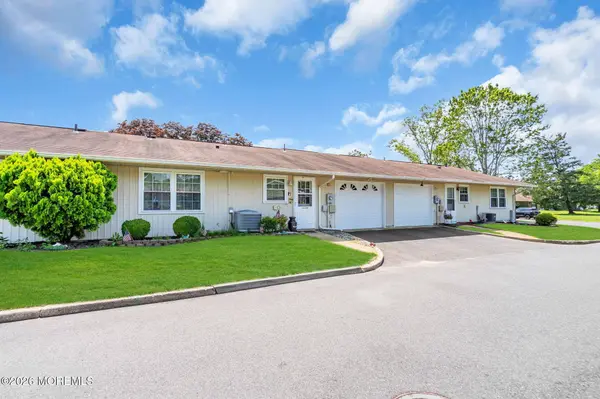 5 Yorkshire Court, Manchester, NJ 08759