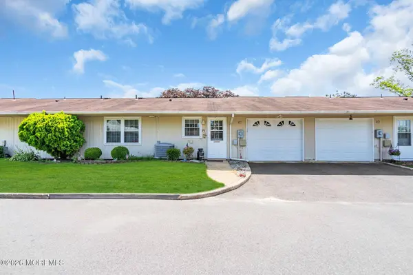 5 Yorkshire Court, Manchester, NJ 08759