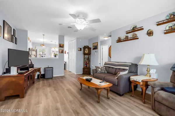 5 Yorkshire Court, Manchester, NJ 08759