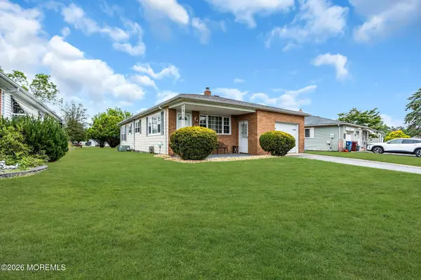21 Maracaibo Place, Toms River, NJ 08757