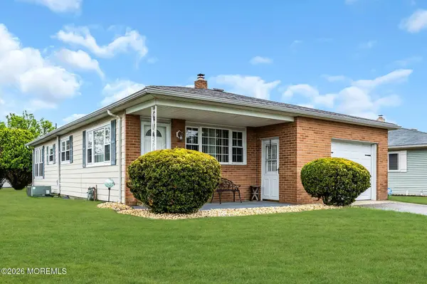 21 Maracaibo Place, Toms River, NJ 08757