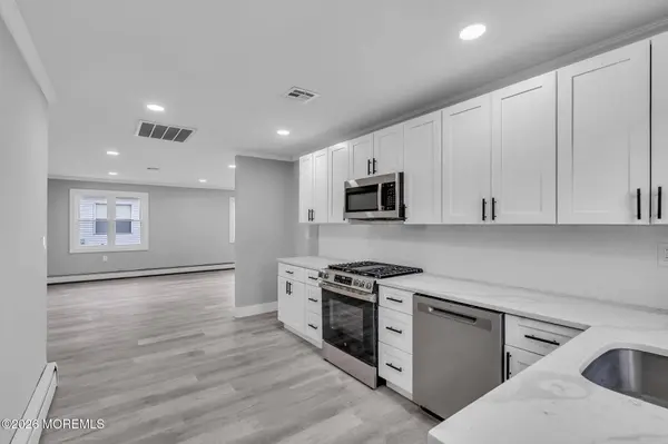 15 Roxton Place, Toms River, NJ 08757