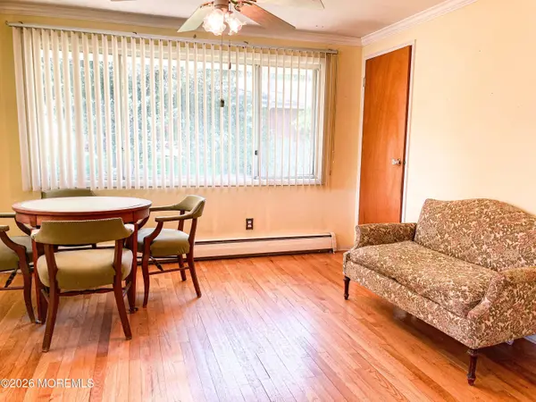 18 Blue Jay Street, Manchester, NJ 08759
