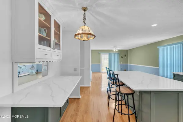 12 Blackpool Way, Toms River, NJ 08757