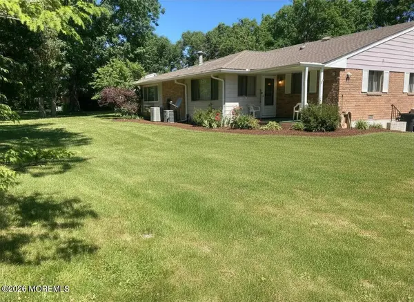 18 Blue Jay Street, Manchester, NJ 08759
