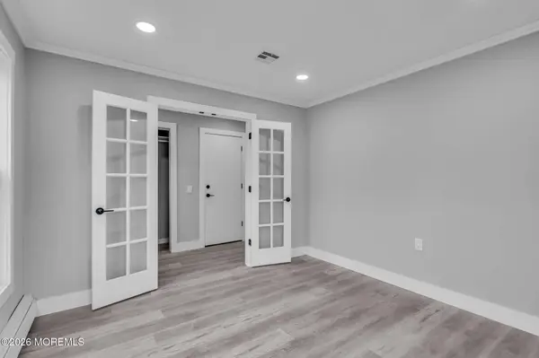 15 Roxton Place, Toms River, NJ 08757