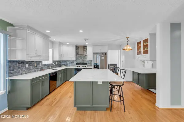 12 Blackpool Way, Toms River, NJ 08757