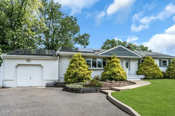 15 Lake Drive, Howell, NJ 07731