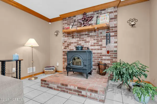 633 Spray Avenue, Beachwood, NJ 08722