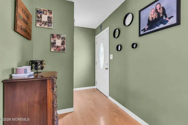 15 Lake Drive, Howell, NJ 07731