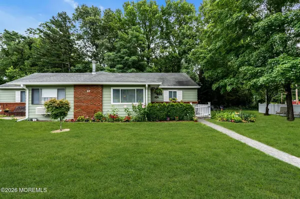 37 Pheasant Street #A, Manchester, NJ 08759