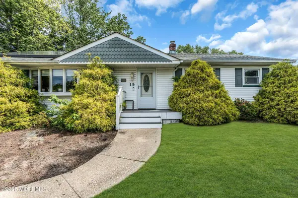 15 Lake Drive, Howell, NJ 07731