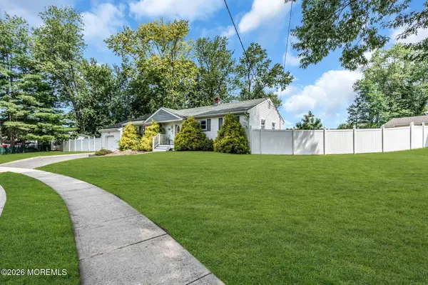 15 Lake Drive, Howell, NJ 07731