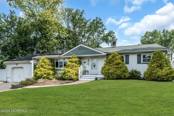 15 Lake Drive, Howell, NJ 07731