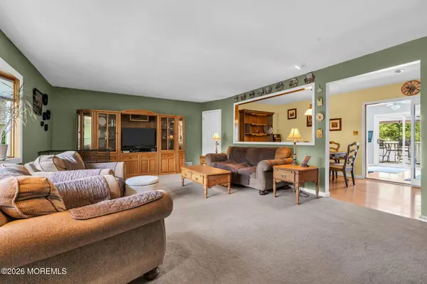 15 Lake Drive, Howell, NJ 07731
