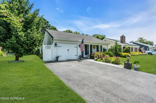 6 Twyford Lane, Manchester, NJ 08759