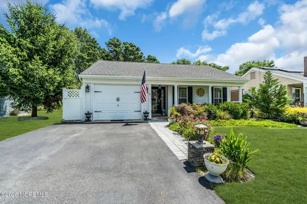 6 Twyford Lane, Manchester, NJ 08759