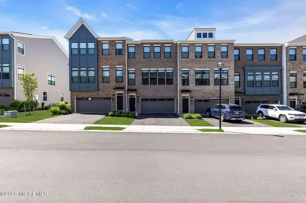 27 Linder Court, Middletown, NJ 07748
