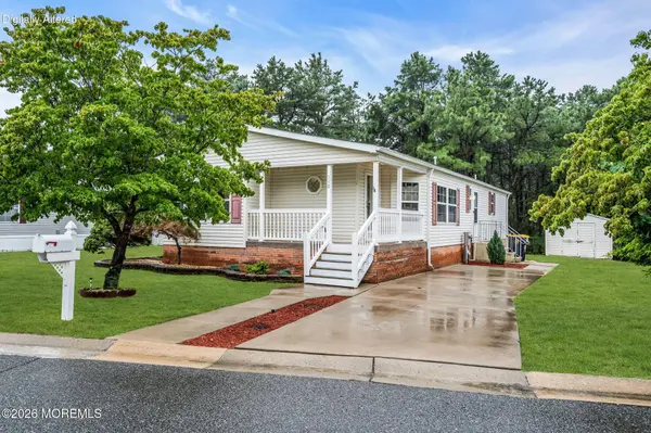 540 Momosa Drive, Whiting, NJ 08759