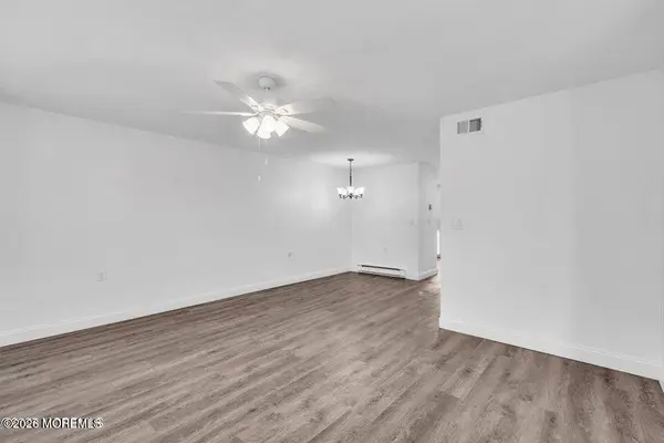439 Chesterfield Court, Manchester, NJ 08759