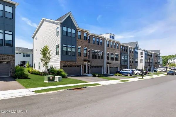 27 Linder Court, Middletown, NJ 07748