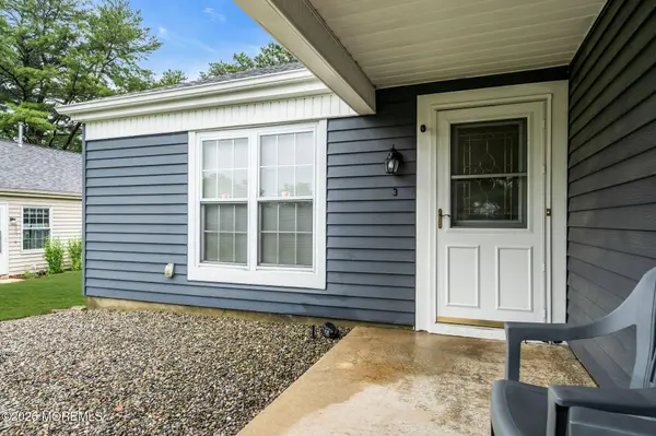 3 Maidstone Way, Manchester, NJ 08759