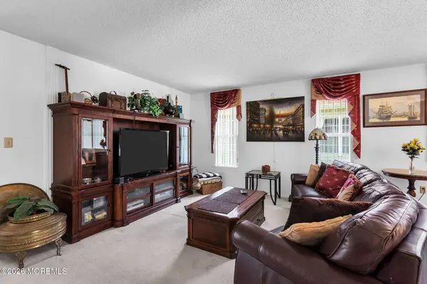 631 Bedford Lane, Manchester, NJ 08759