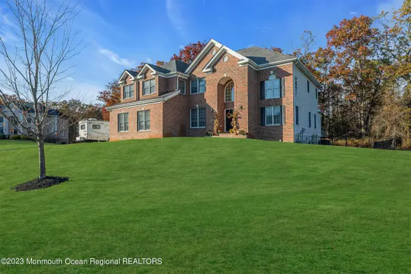 16 Lakeside Drive, Jackson, NJ 08527