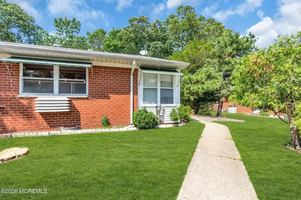 207 Laurel Place, Whiting, NJ 08759