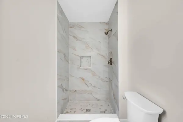 22 Abbey Road, Brick, NJ 08724