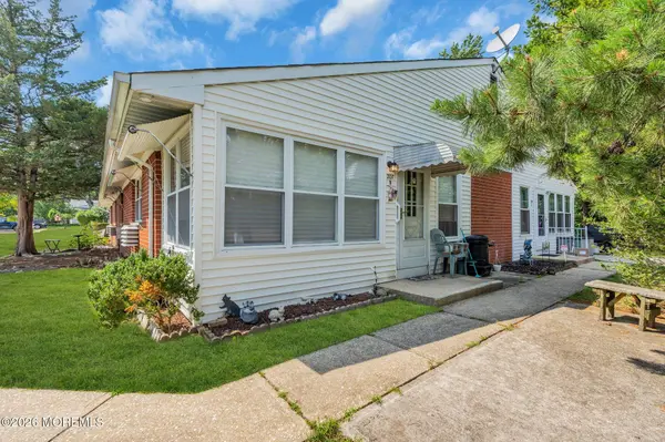 207 Laurel Place, Whiting, NJ 08759