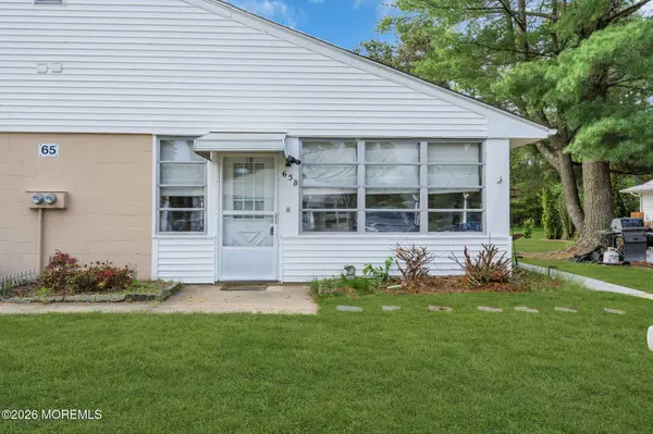 65 Kennedy Drive #B, Whiting, NJ 08759