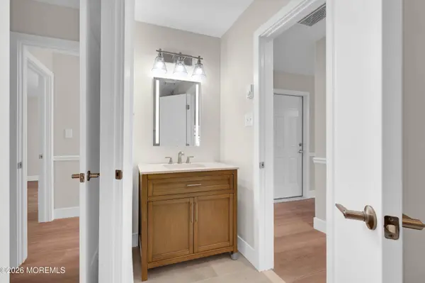 22 Abbey Road, Brick, NJ 08724
