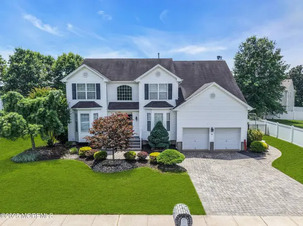 8 Cabin Brook Crescent Crest
