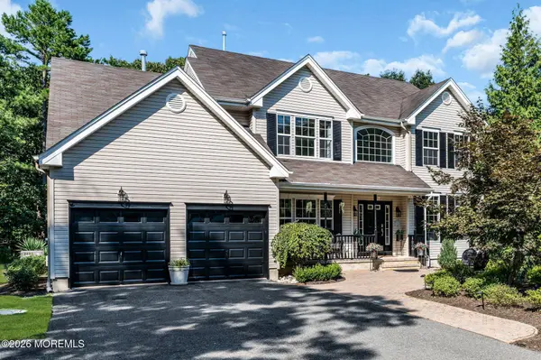 19 Whisper Way, Barnegat, NJ 08005