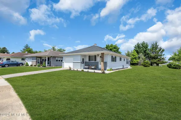 37 Oranjestad Street, Toms River, NJ 08757