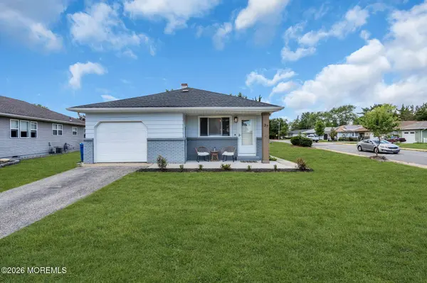 37 Oranjestad Street, Toms River, NJ 08757