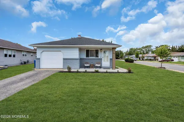 37 Oranjestad Street, Toms River, NJ 08757