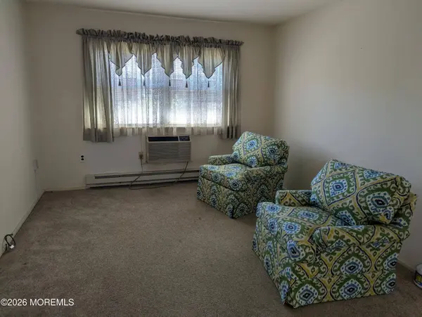 165 Columbine Avenue, Whiting, NJ 08759